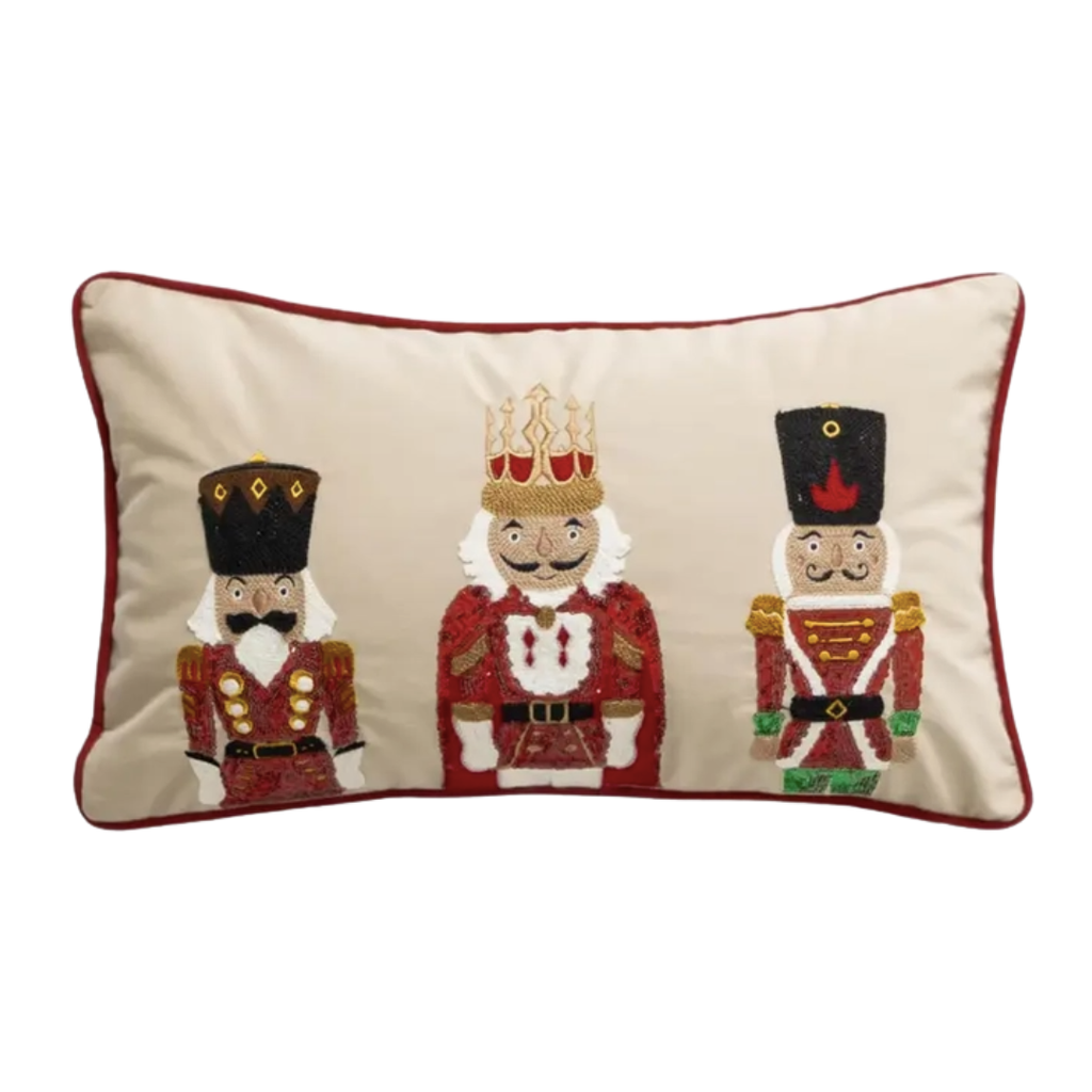 Housse de coussin en velours brodé Casse-Noisette